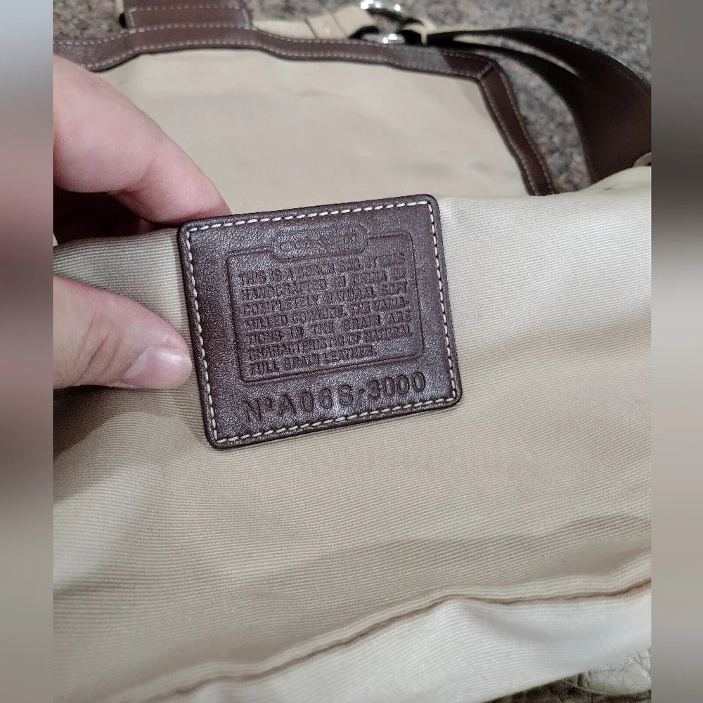 COACH Soho Biege/Cream Purse